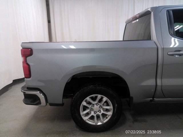 2024 Chevrolet Silverado 1500 LT photo 3