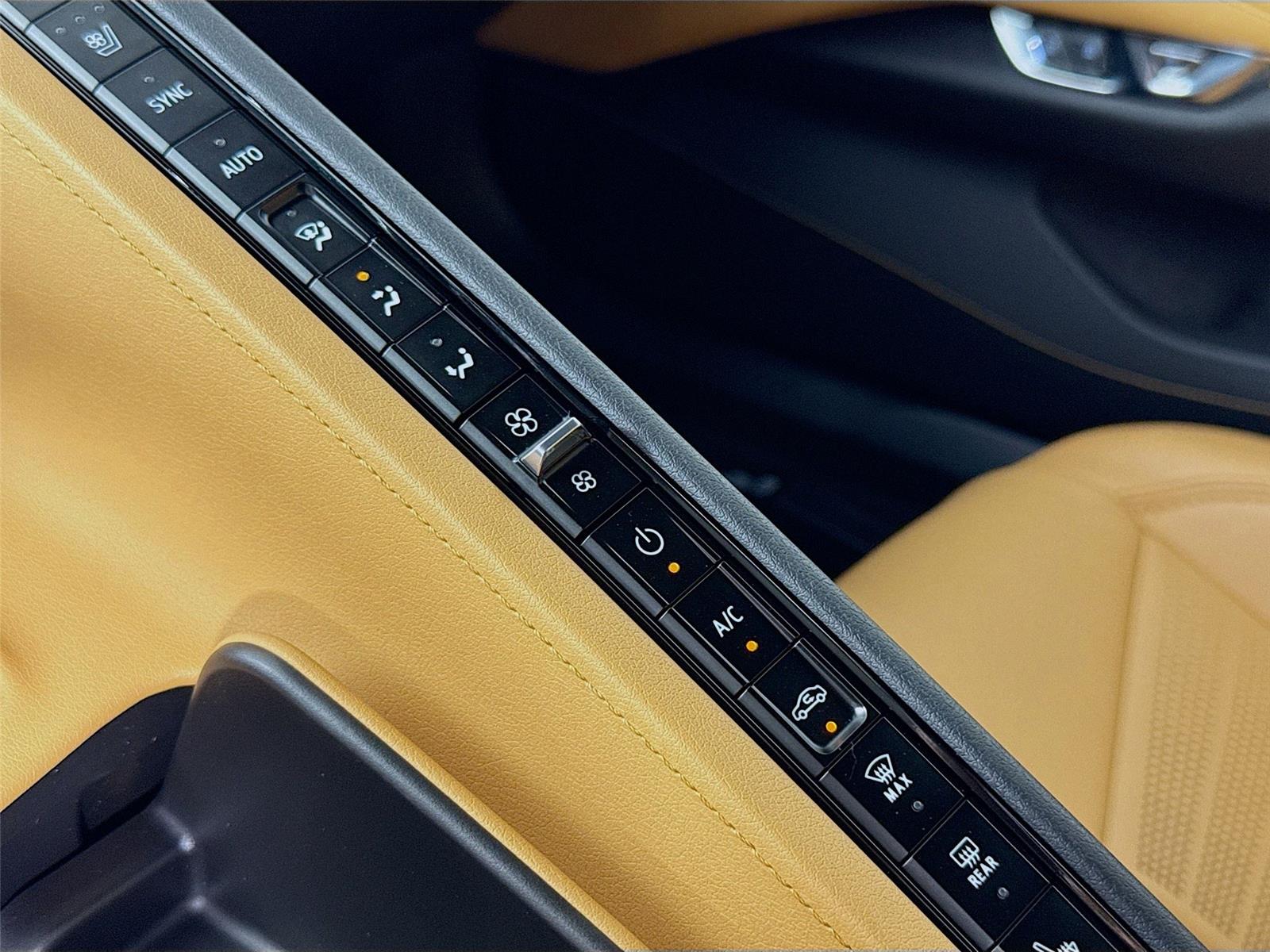 2021 Chevrolet Corvette Stingray 2LT photo 15