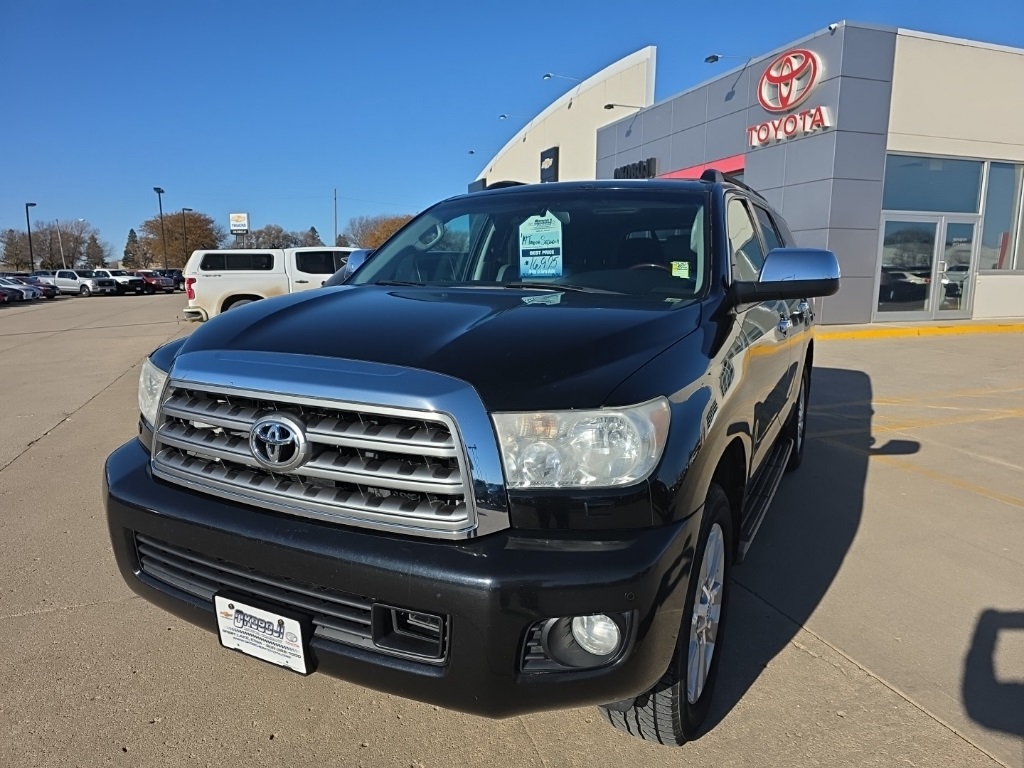 2014 Toyota Sequoia Platinum's photo
