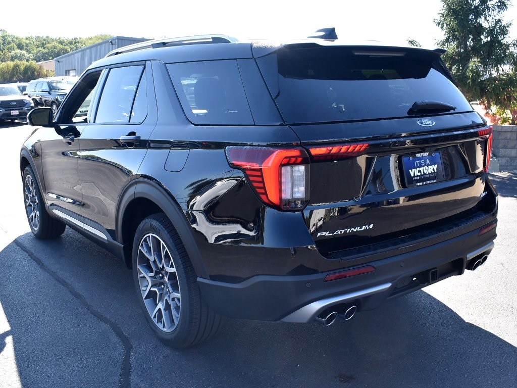 2025 Ford Explorer Platinum photo 3