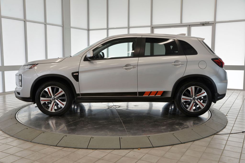 2024 Mitsubishi Outlander Sport ES LE SE photo 3