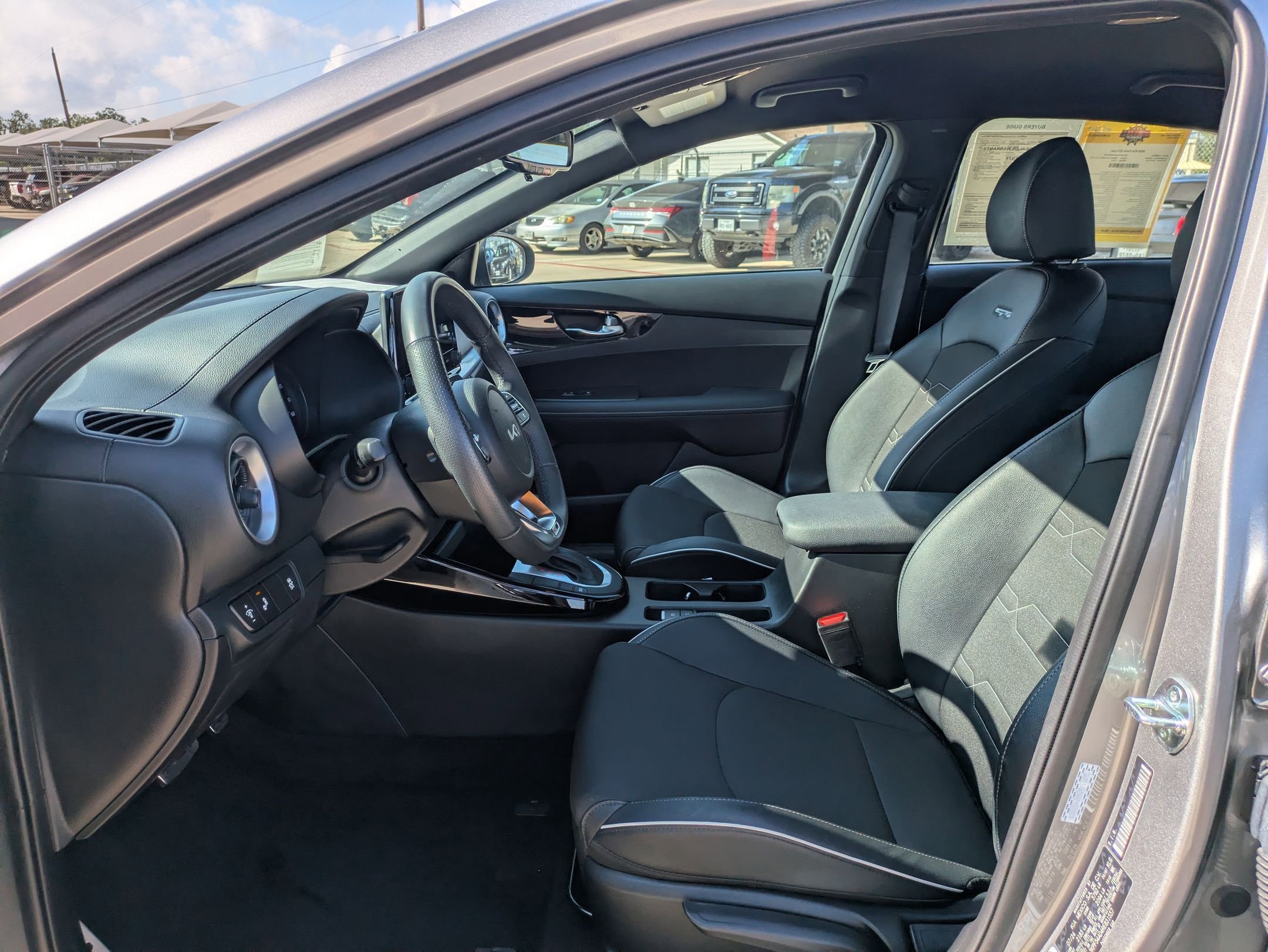 2024 Kia Forte GT-Line photo 9