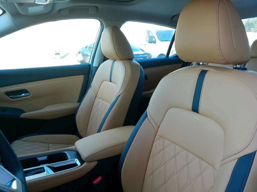 2025 Nissan Sentra SV photo 9