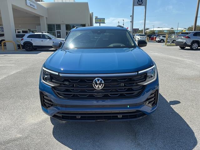 2026 Volkswagen Atlas Cross Sport SEL R-Line photo 2