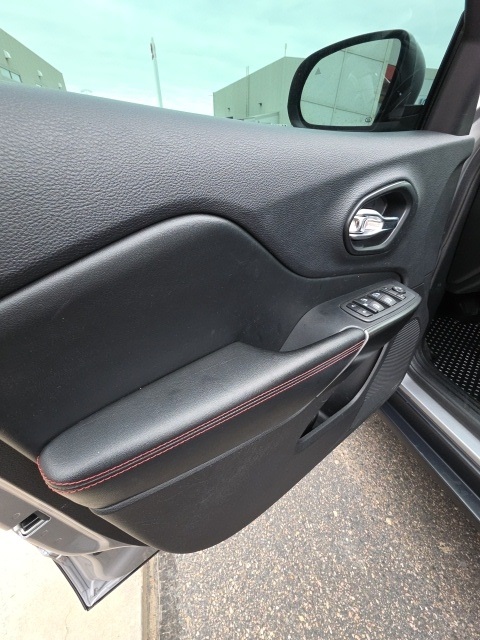 2021 Jeep Cherokee Trailhawk photo 3