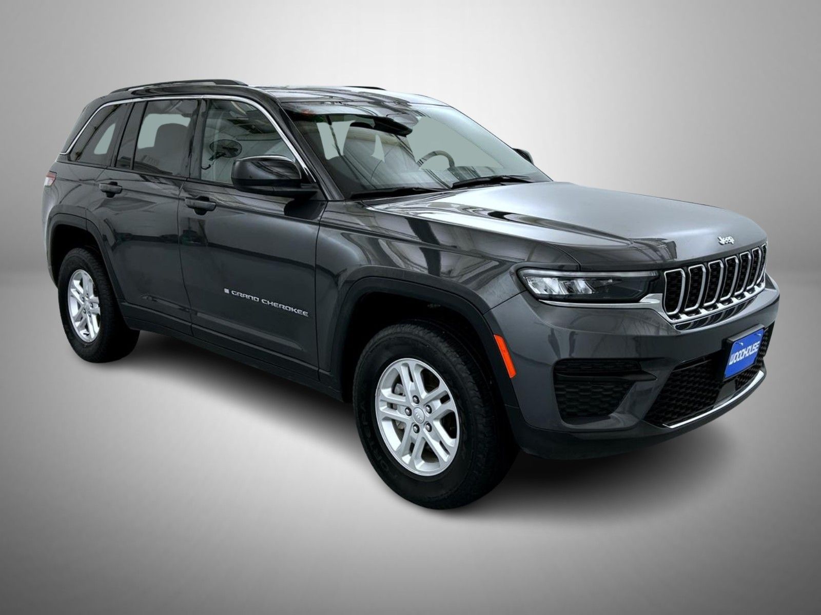 2023 Jeep Grand Cherokee Laredo photo 3