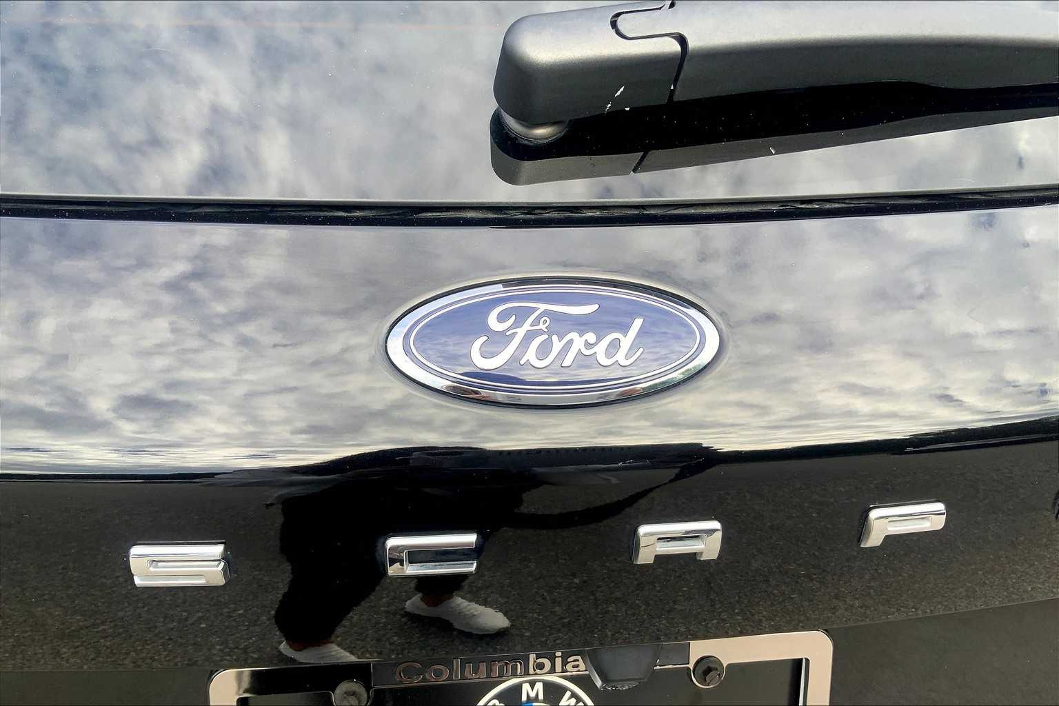 2024 Ford Escape ST-Line photo 31