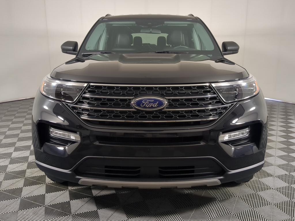 2023 Ford Explorer XLT photo 3