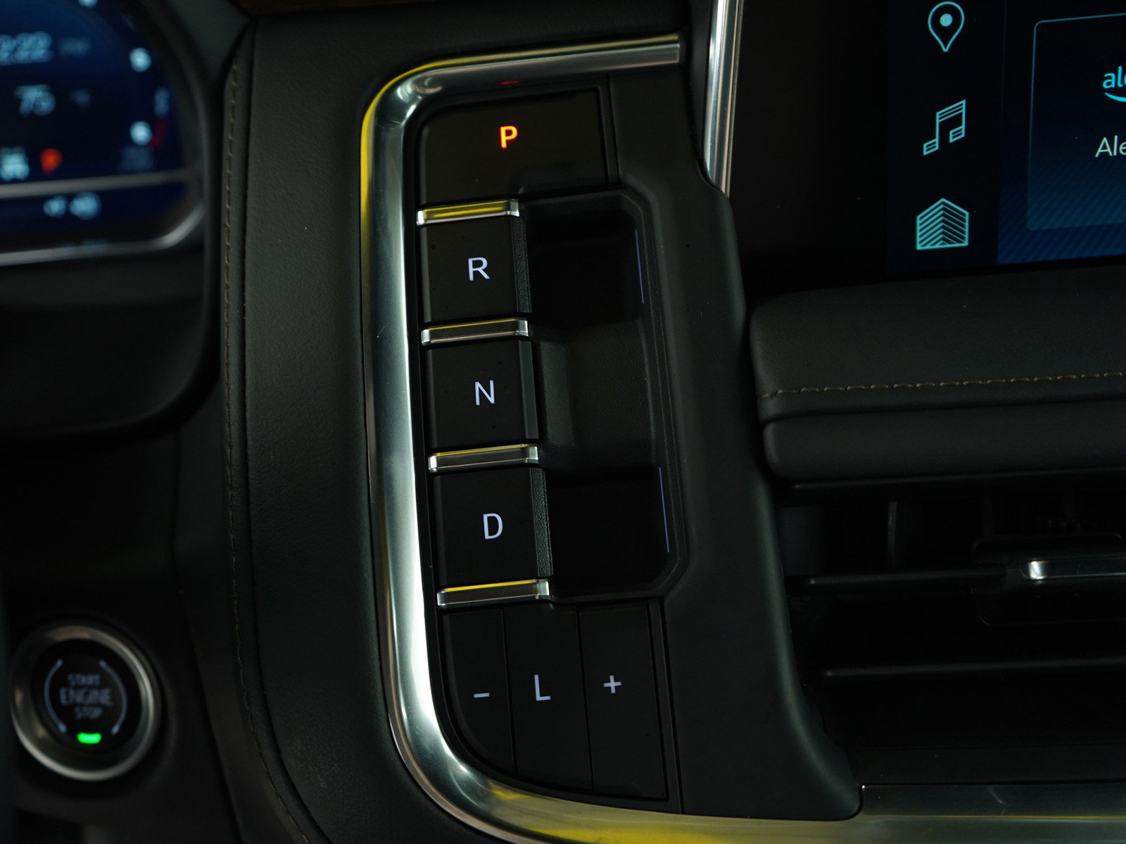 2024 Chevrolet Suburban High Country photo 24