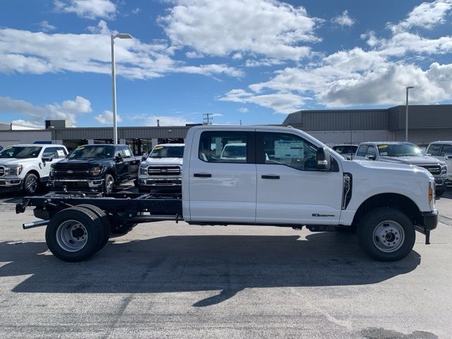 2026 Ford F-350 photo 8
