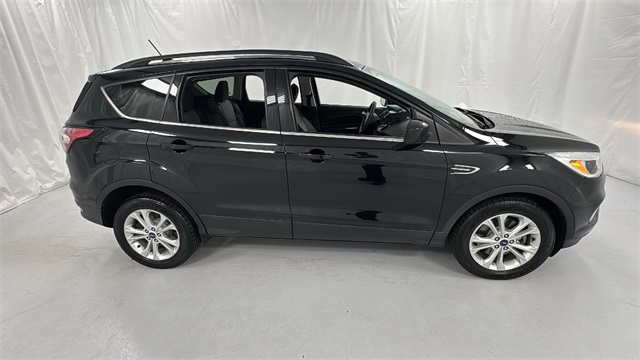 Used 2018 Ford Escape SE with VIN 1FMCU9GD9JUA34426 for sale in Janesville, WI