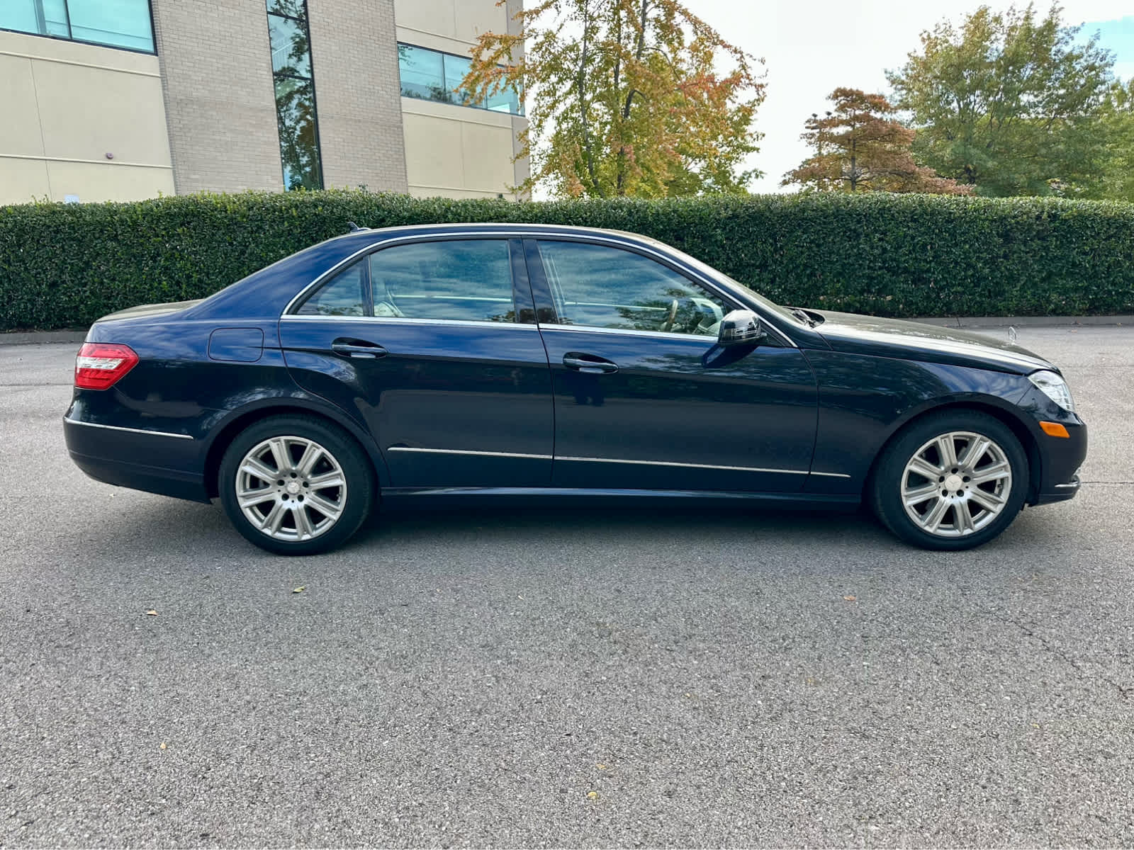 2013 Mercedes Benz E 350 photo 4