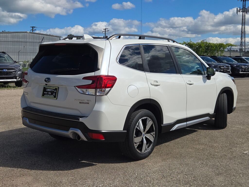 2021 Subaru Forester Touring photo 8