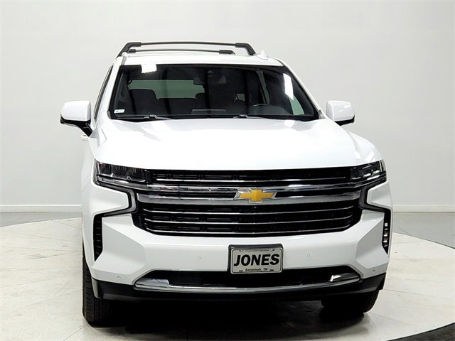 2024 Chevrolet Suburban LT photo 2