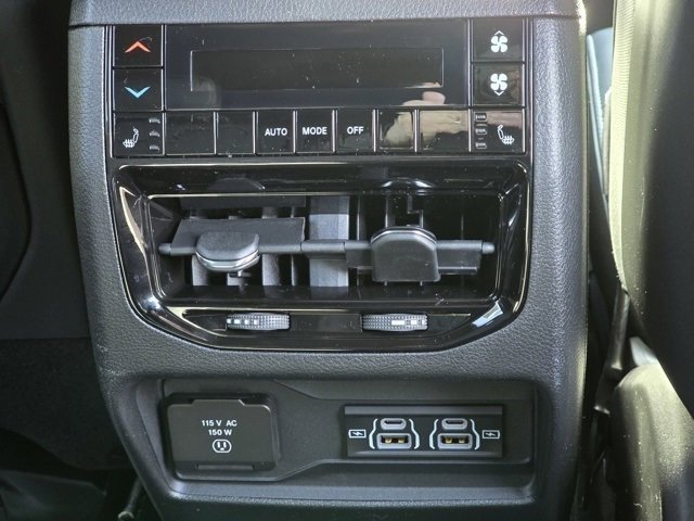 2025 Jeep Grand Cherokee Overland photo 27
