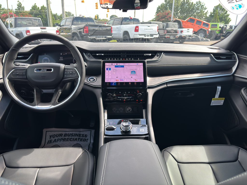 2025 Jeep Grand Cherokee Limited photo 22