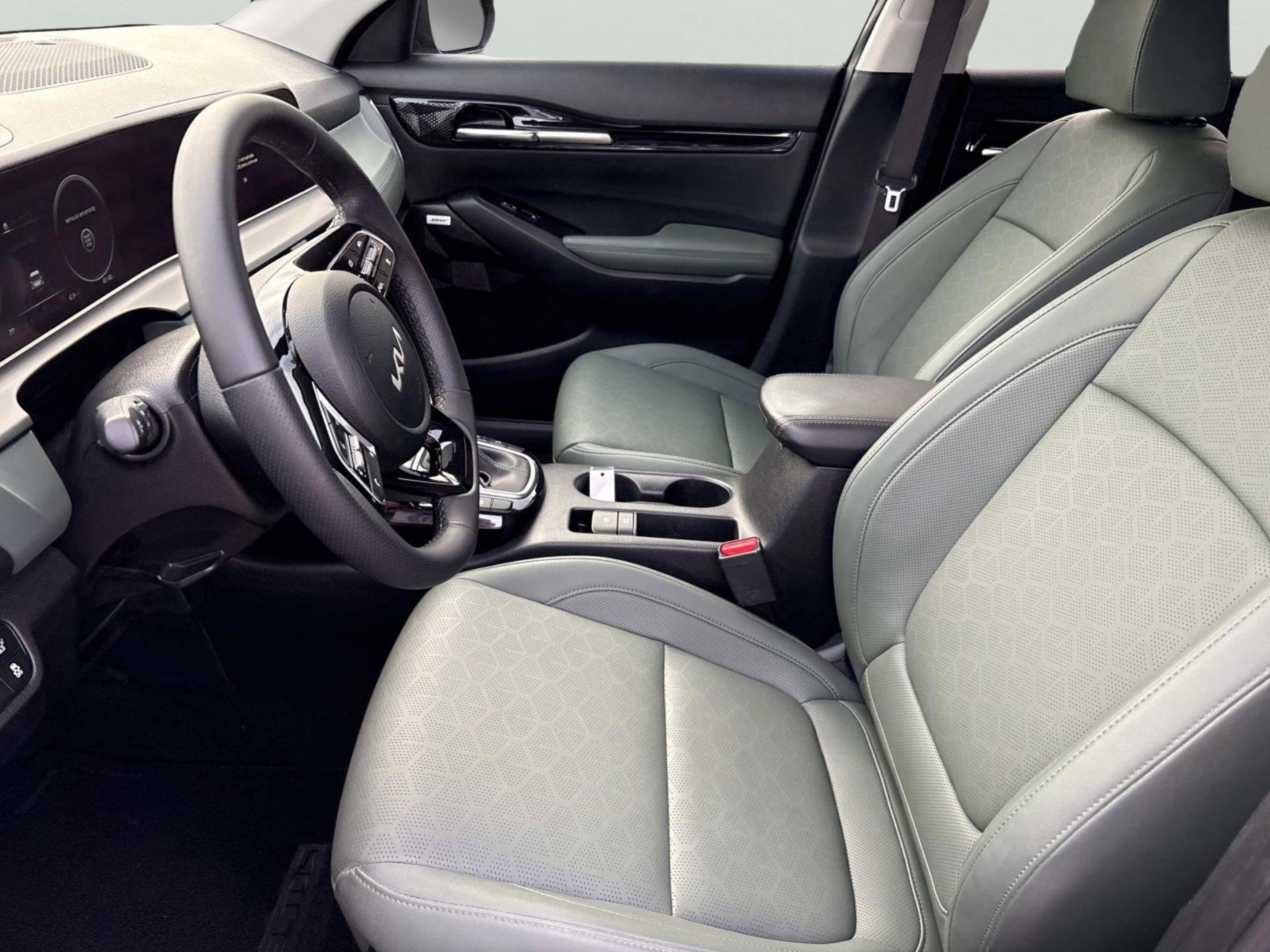 2024 Kia Seltos SX photo 23