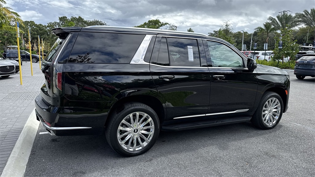 2023 Cadillac Escalade Premium Luxury photo 3