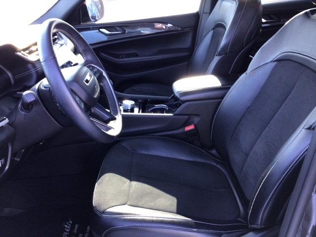 2022 Jeep Grand Cherokee Altitude photo 4