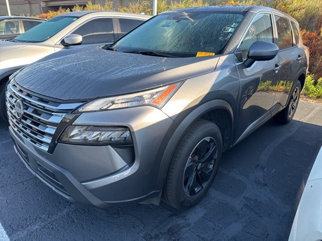 2024 Nissan Rogue SV photo 4