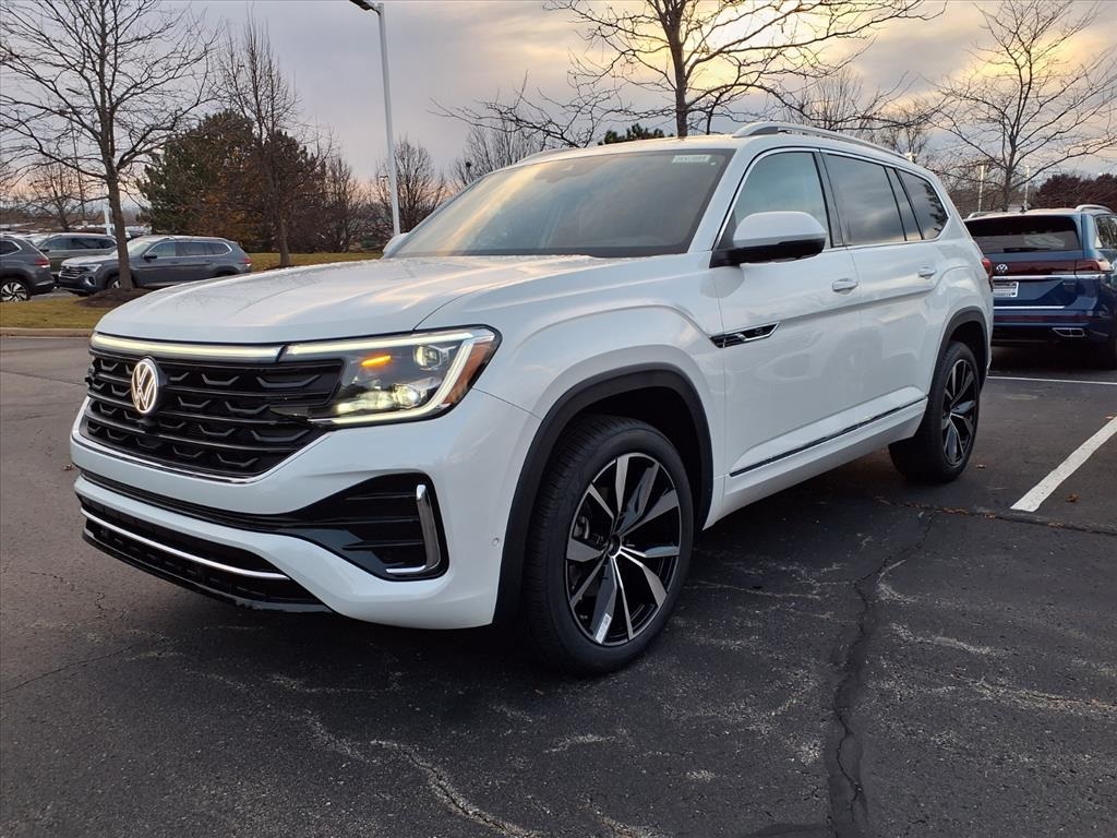 2026 Volkswagen Atlas SEL Premium R-Line photo 2