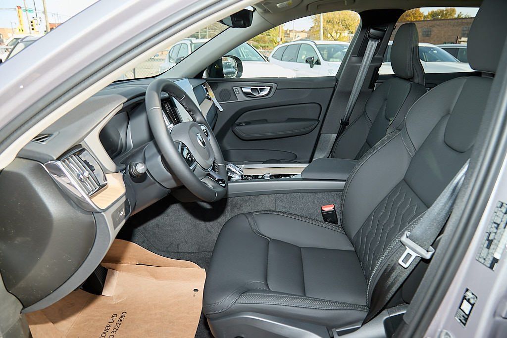 2026 VOLVO XC60 - Image 15