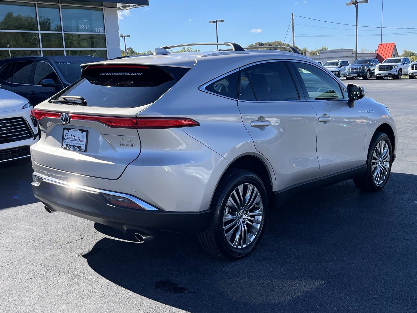 2021 Toyota Venza XLE photo 3