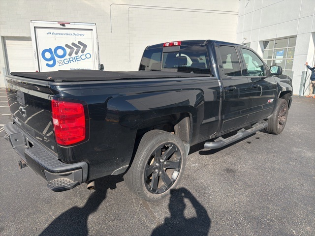 2017 Chevrolet Silverado 1500 LT photo 4