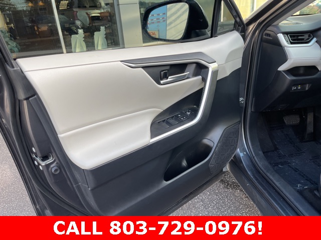 2021 Toyota RAV4 XLE photo 4