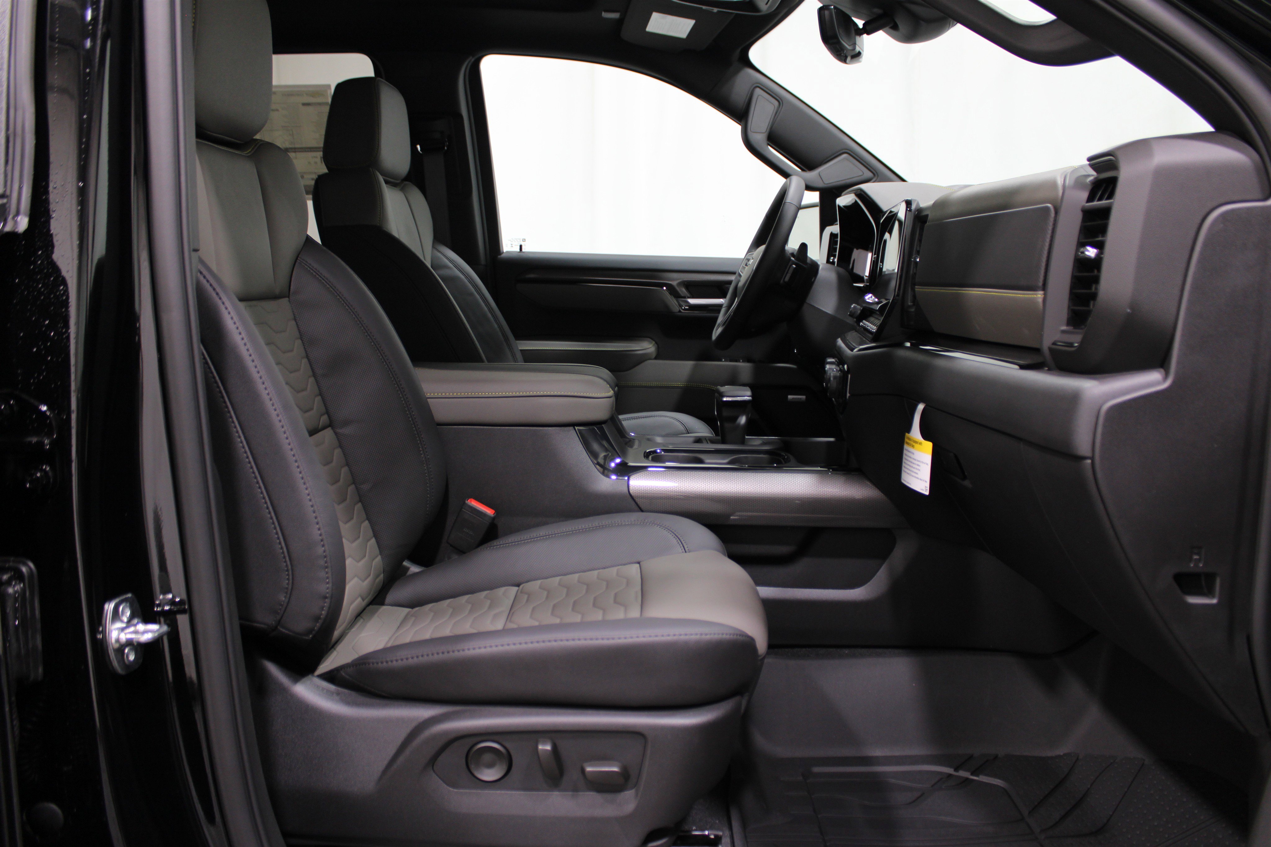 2026 Chevrolet Silverado 1500 ZR2 photo 24