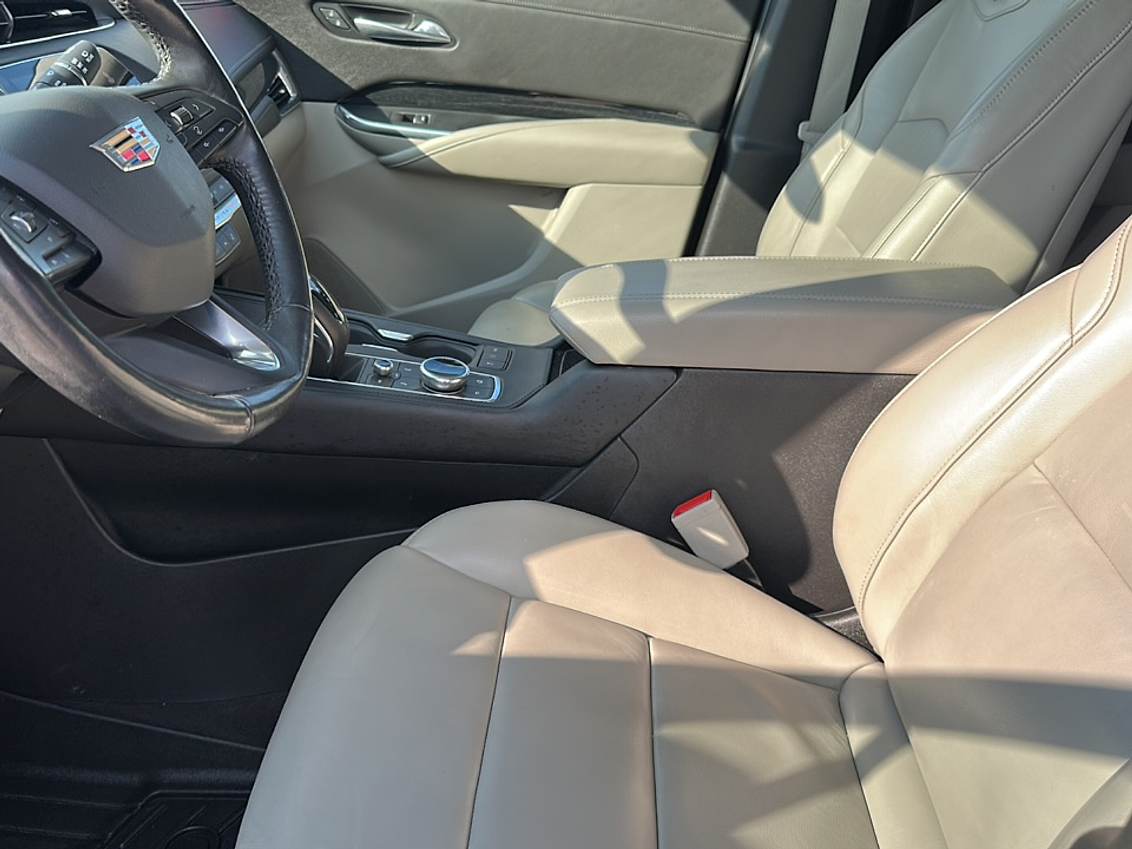 2019 Cadillac XT4 Premium Luxury photo 2