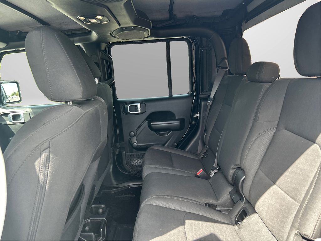 2020 Jeep Gladiator Sport photo 10