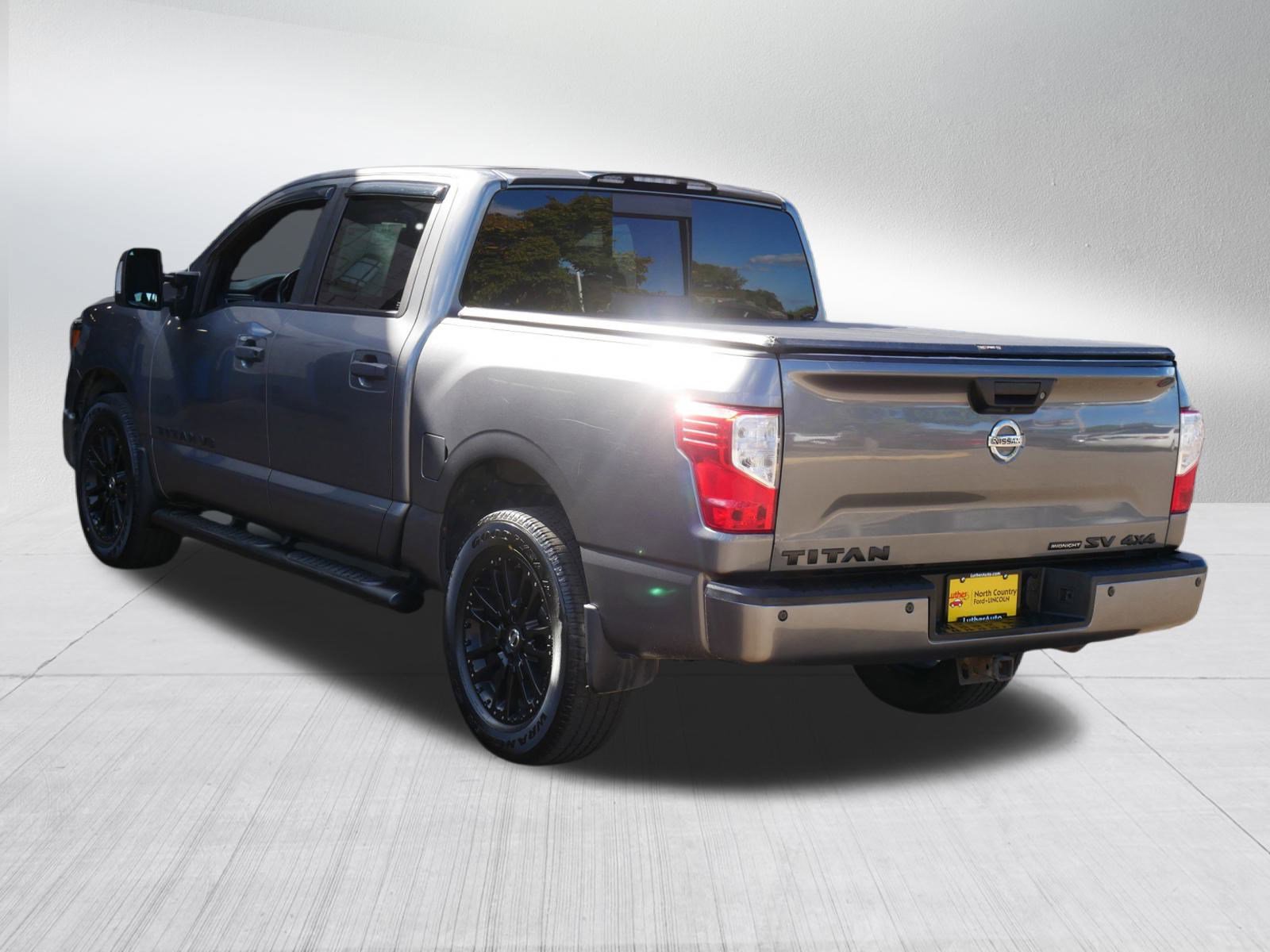 2018 Nissan Titan SV photo 5