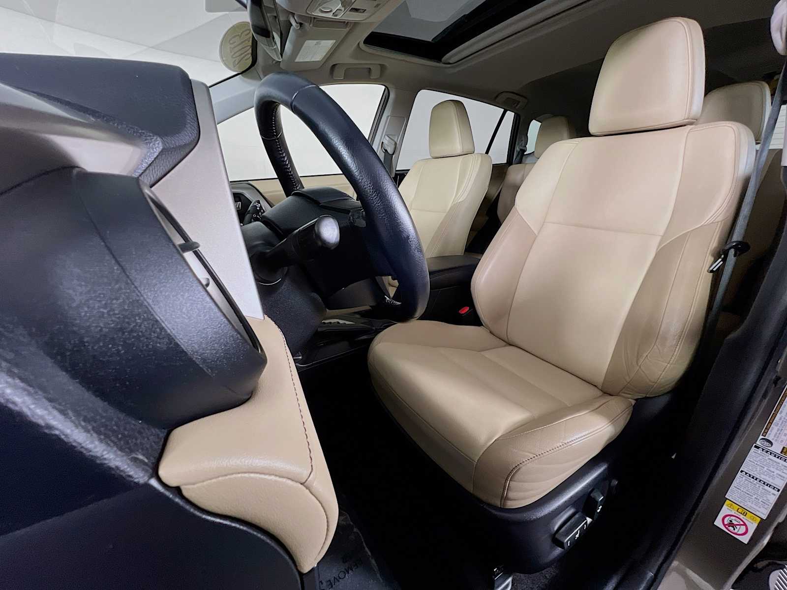 2013 Toyota RAV4 Limited photo 19