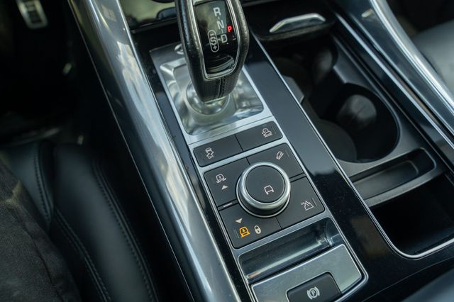 2022 Land Rover Range Rover Sport SVR photo 32