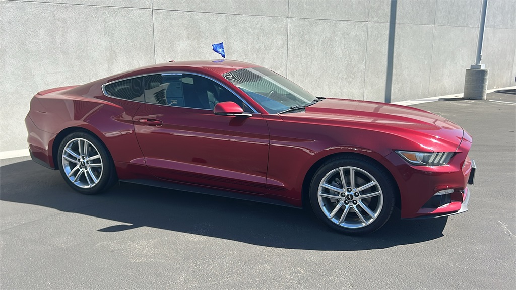 2016 Ford Mustang EcoBoost Premium photo 3