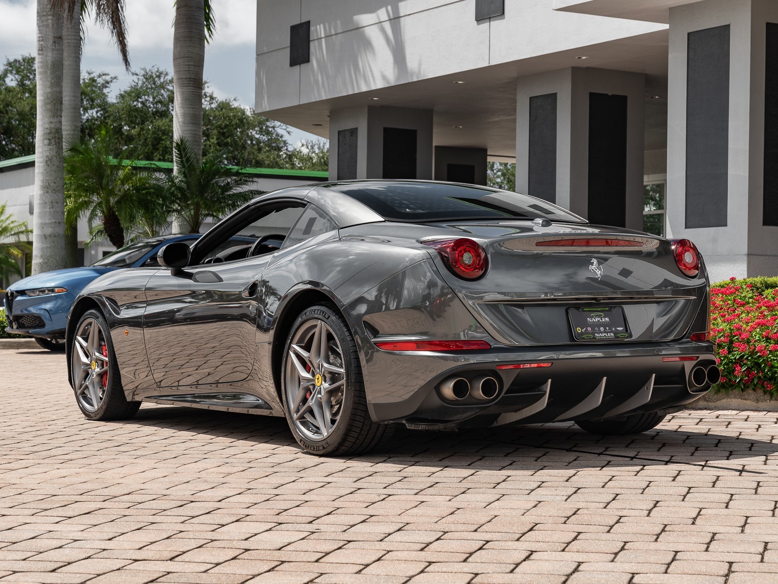 2015 Ferrari California T photo 30