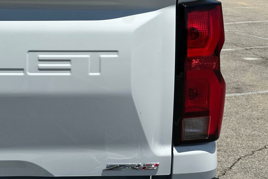 2025 Chevrolet Colorado ZR2 photo 32