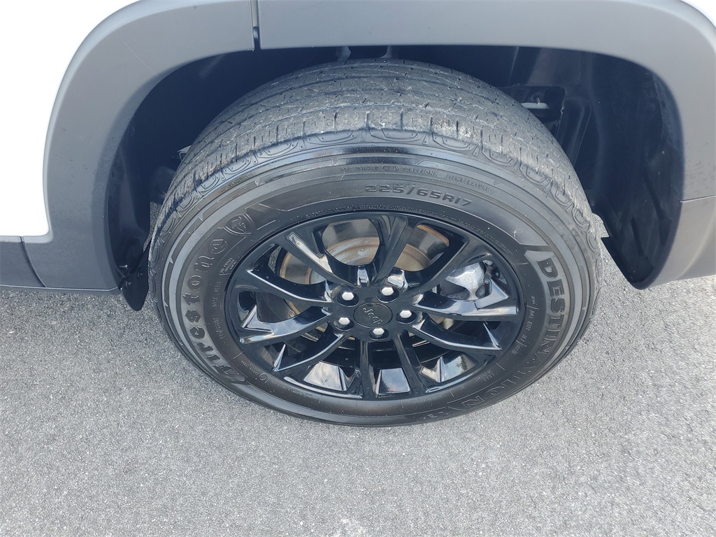 2023 Jeep Cherokee Altitude photo 3