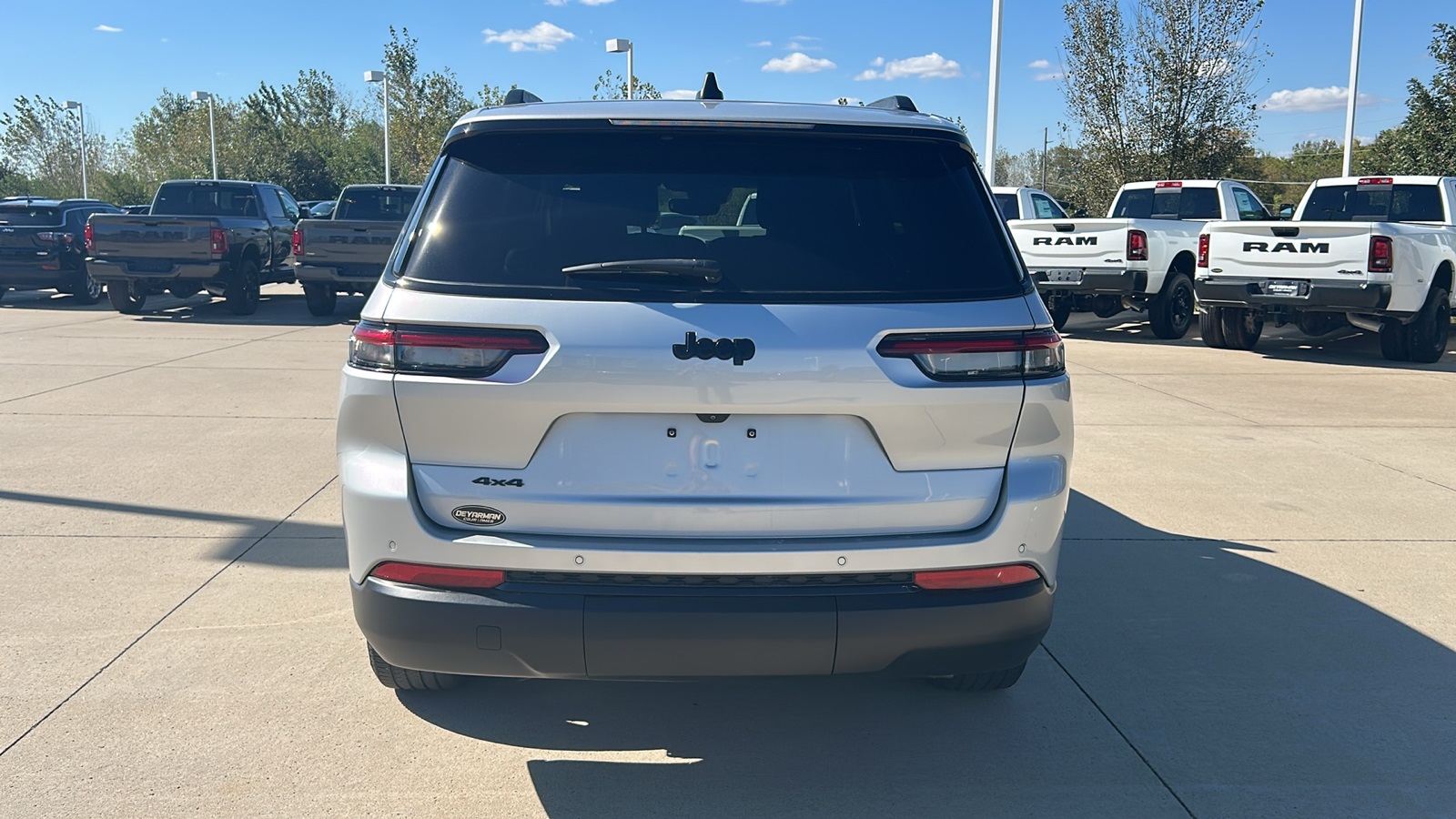 2023 Jeep Grand Cherokee Altitude photo 3
