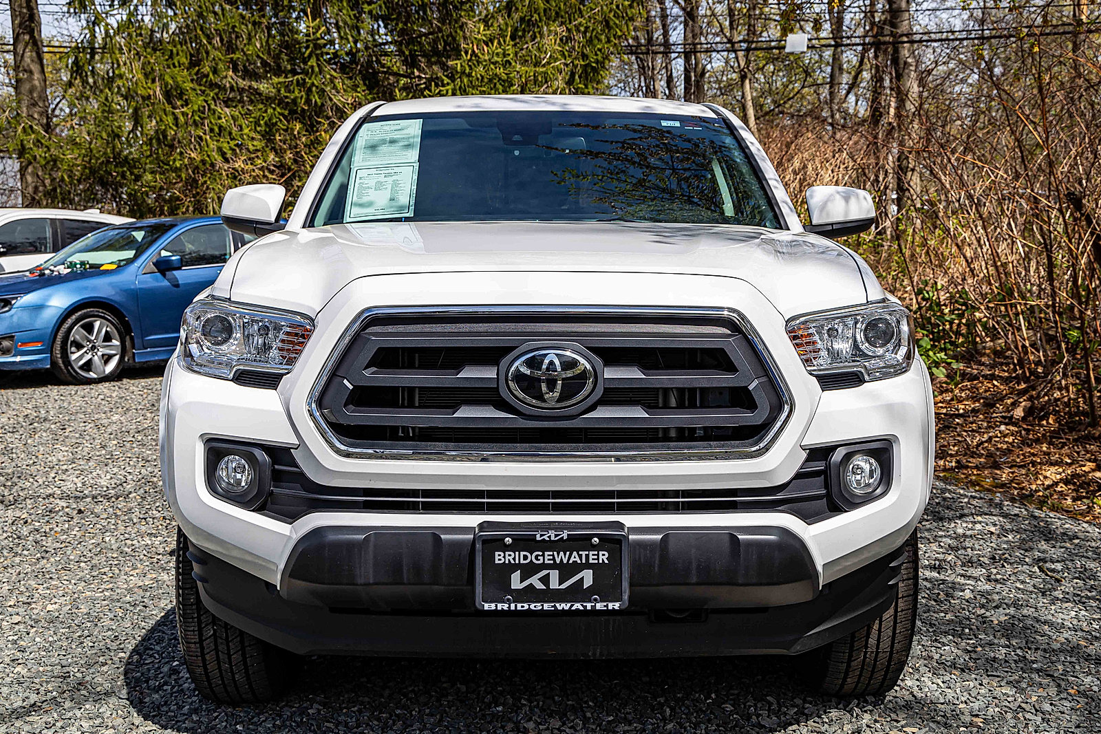 2022 Toyota Tacoma SR5 4x4 photo 2