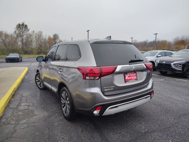 2020 Mitsubishi Outlander ES photo 4