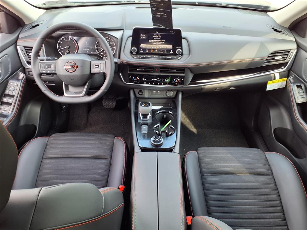 2026 Nissan Rogue SV photo 3