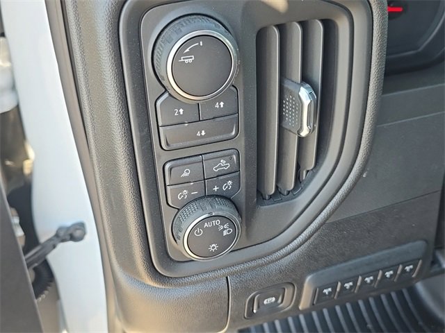 2025 Chevrolet Silverado 3500HD photo 10