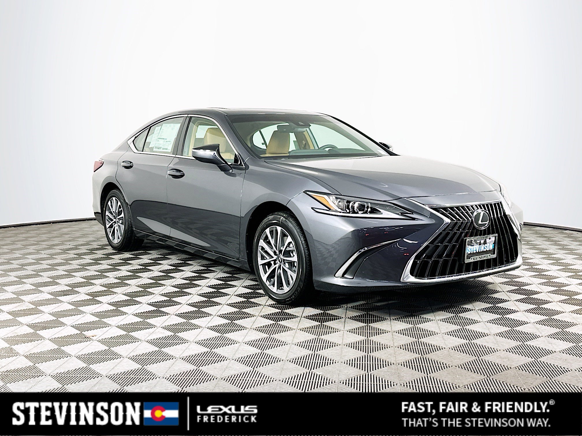 2025 Lexus ES 350's photo