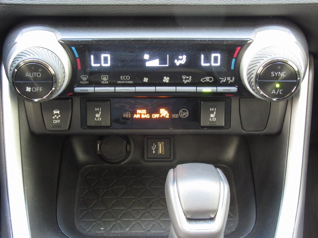 2025 Toyota RAV4 Hybrid XLE Premium photo 25