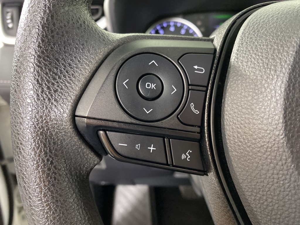 2022 Toyota RAV4 LE photo 7