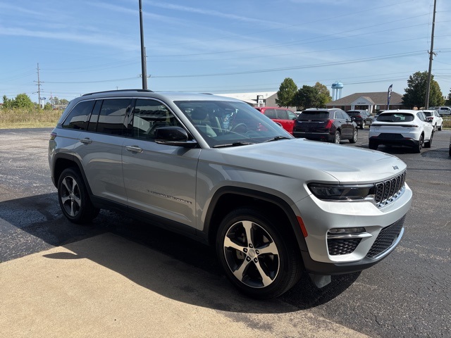 2023 Jeep Grand Cherokee Limited photo 7