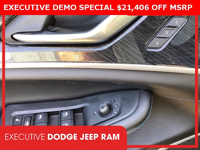 2023 Jeep Grand Cherokee Trailhawk 4xe photo 3