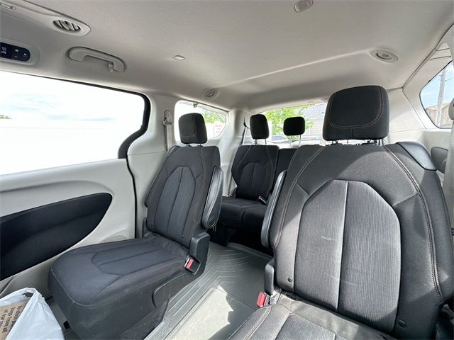 2017 Chrysler Pacifica LX photo 42